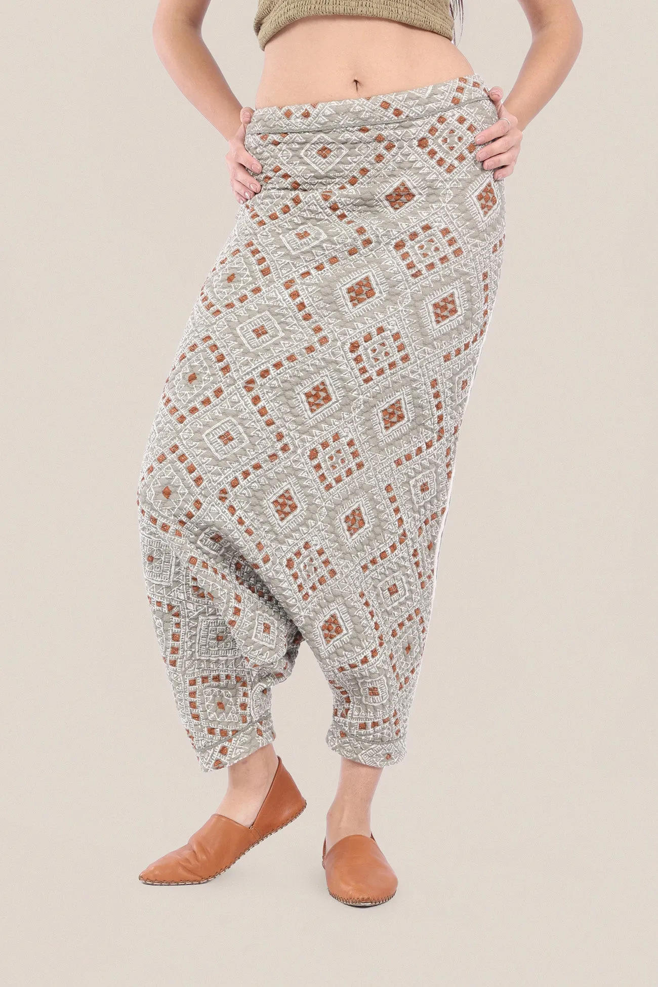Harem pants in quilted printed cotton blend