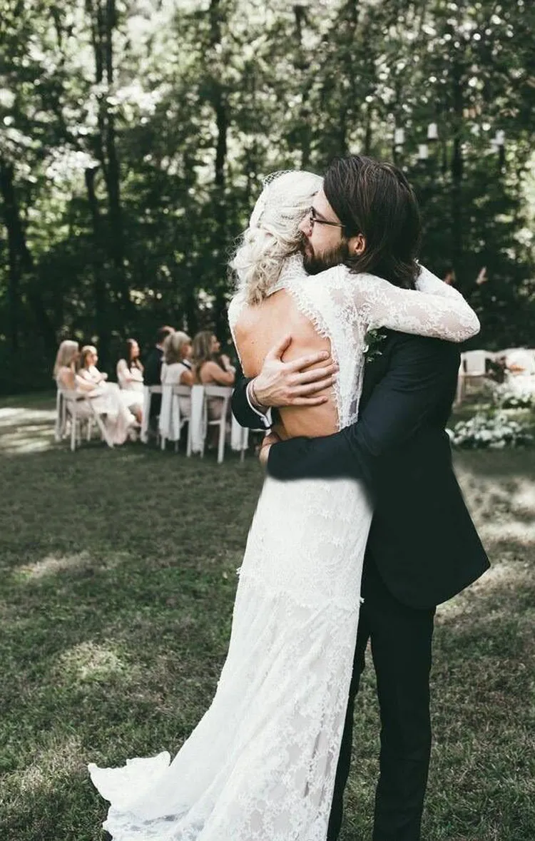 Lace Long Sleeve Wedding Dresses Backless Sheath Wedding Dresses ER2012
