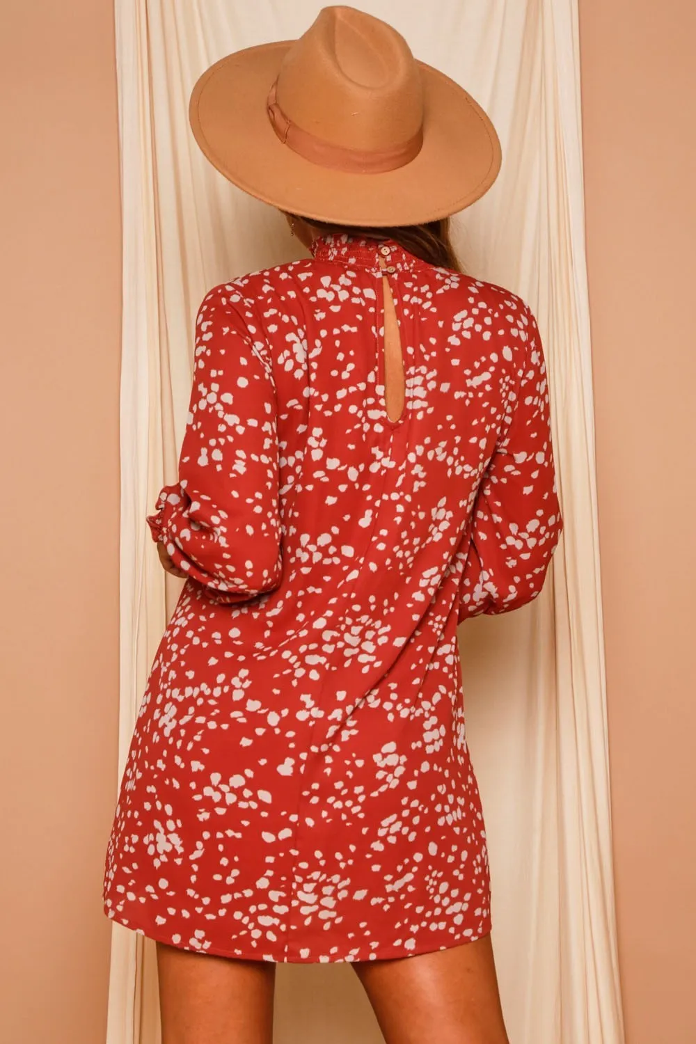 SMOCKED SHIFT DRESS RUST/TAUPE